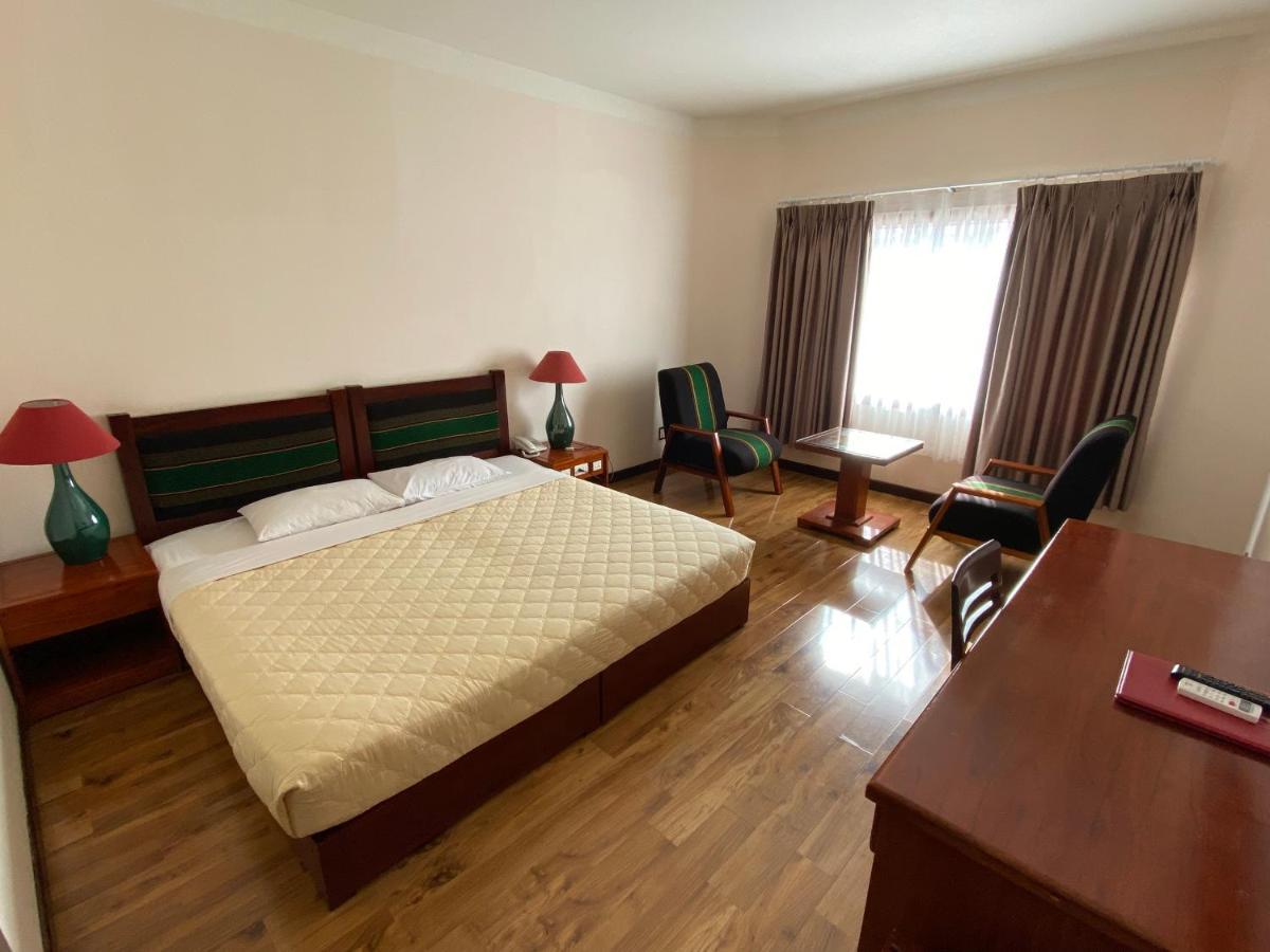 Dam San Hotel Buôn Ma Thuột Extérieur photo