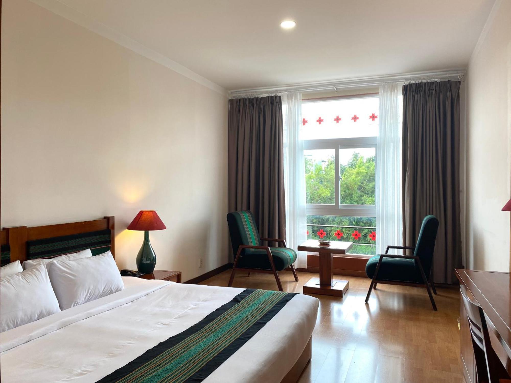 Dam San Hotel Buôn Ma Thuột Extérieur photo