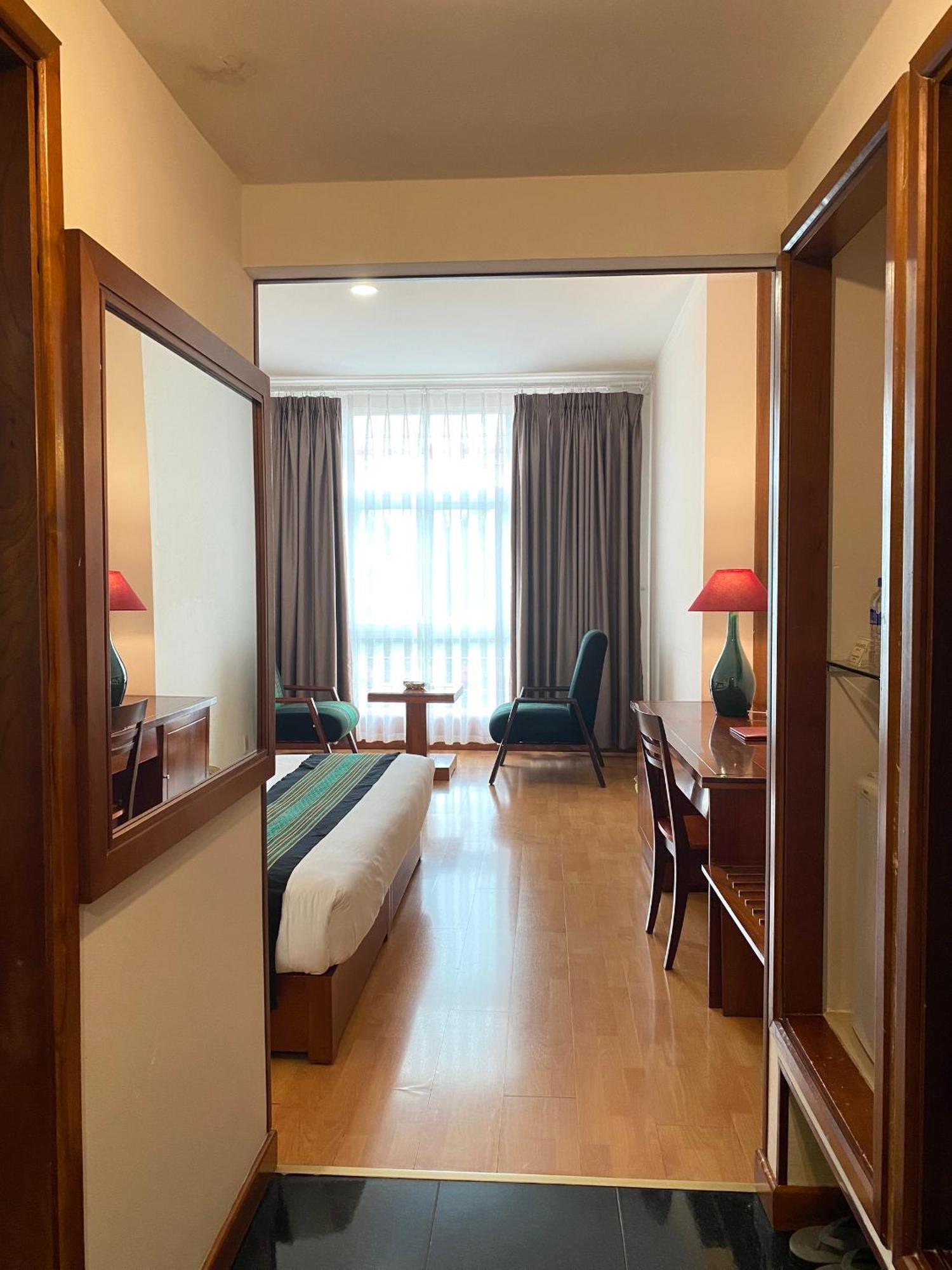 Dam San Hotel Buôn Ma Thuột Extérieur photo