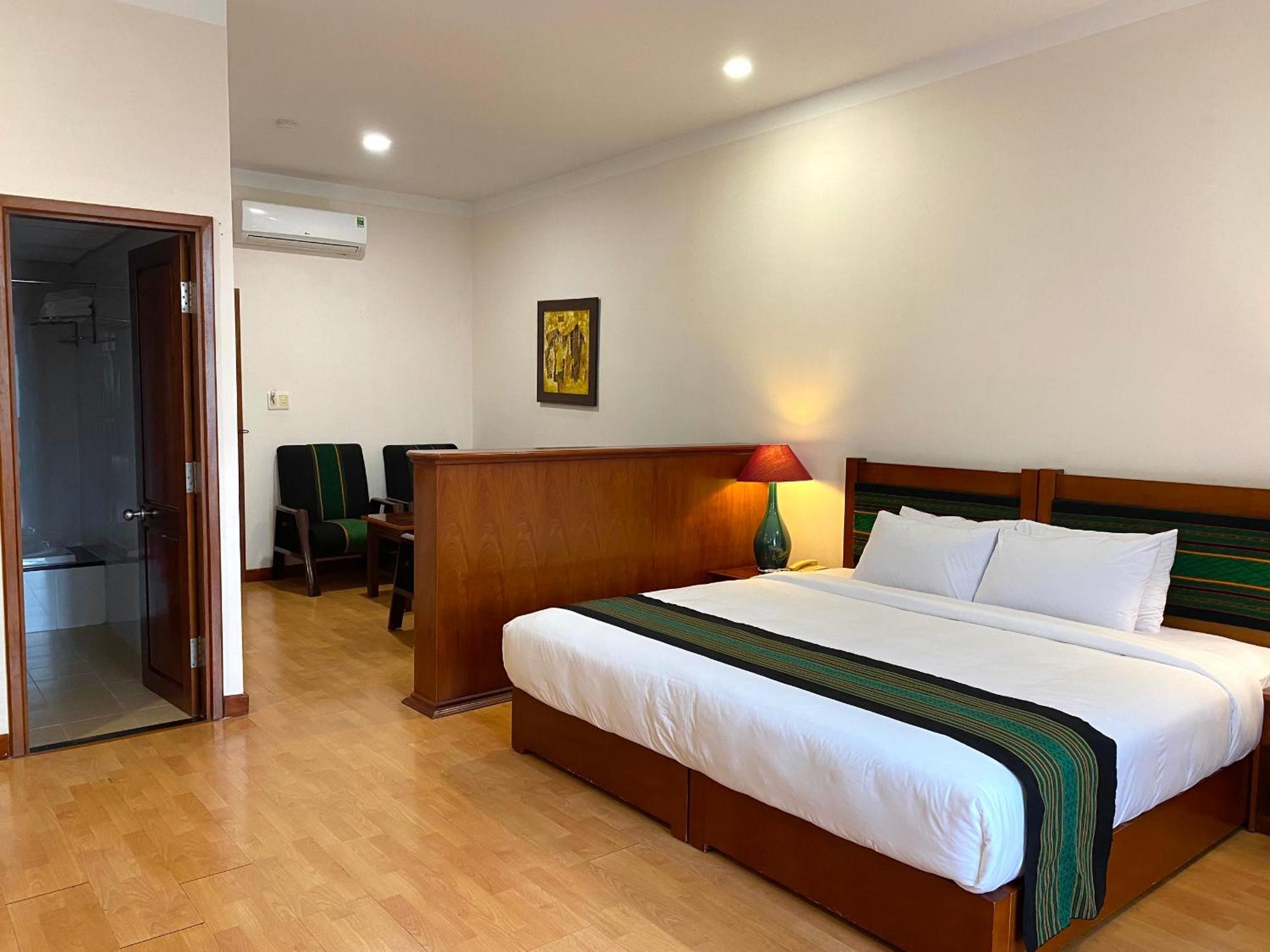 Dam San Hotel Buôn Ma Thuột Extérieur photo